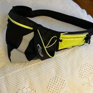AiRun Tech Fanny pack with water bottle holder. Adjustable strap.